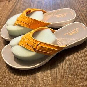 Clarks Cloudsteppers Breeze Sea sandals New in box!